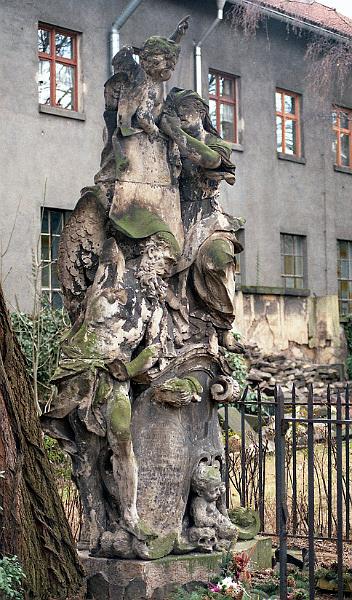 Neust.Friedhof (59) 03-1994.jpg